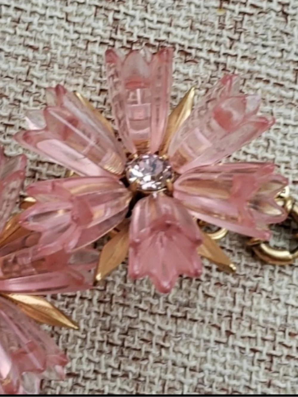 🌸 J. Crew Vintage Pink Dahlia Floral Crystal Bracelet